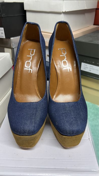 Sapatos de salto - PROF