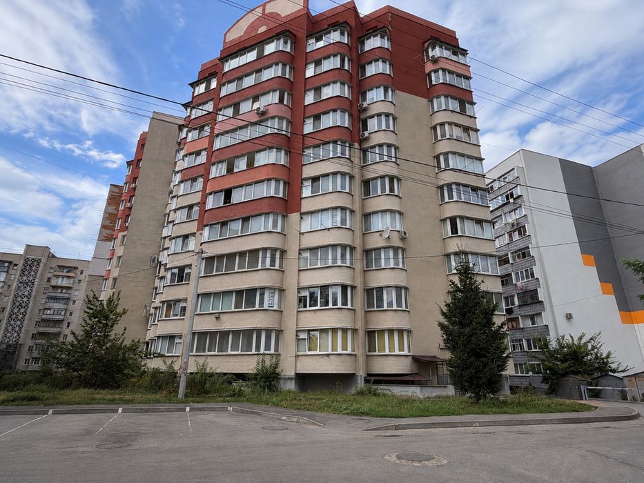 Продаж 2 кімнатної квартири з ремонтом у новому будинку