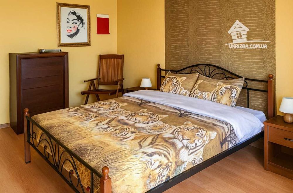 Київ. Будинок 300кв.Більярд, теніс, 5 спалень,бомбосховище. До 25 осіб