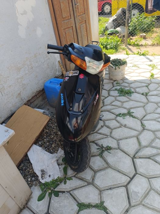 Suzuki lets 3 скутер