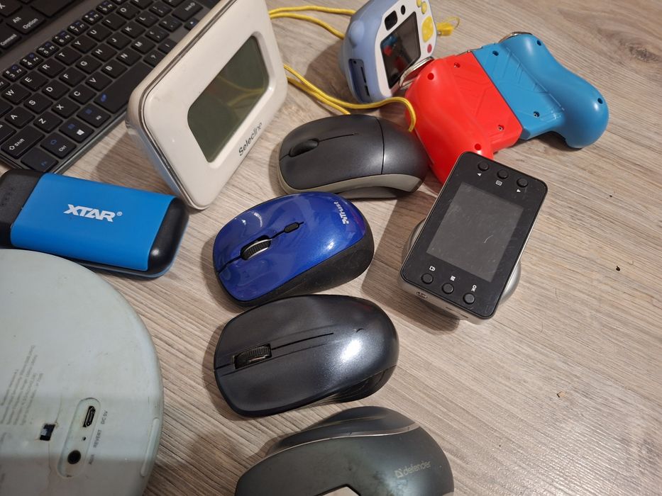 Zestaw różnej elektroniki