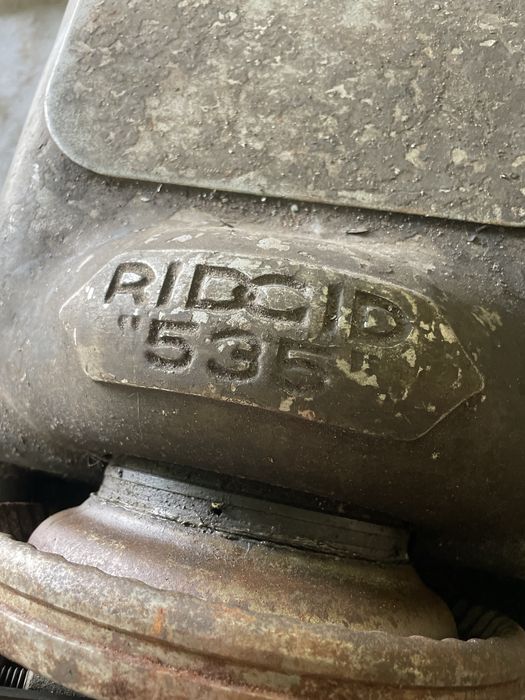 Rosqueadora RIDGID 535 completa a funcionar – Profissional