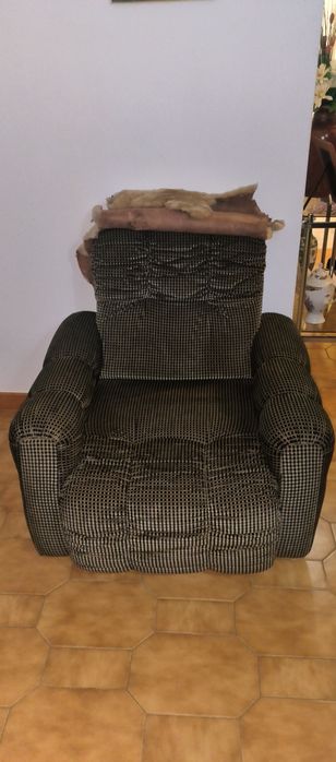 Sofá Antigo + Cadeirão (2)