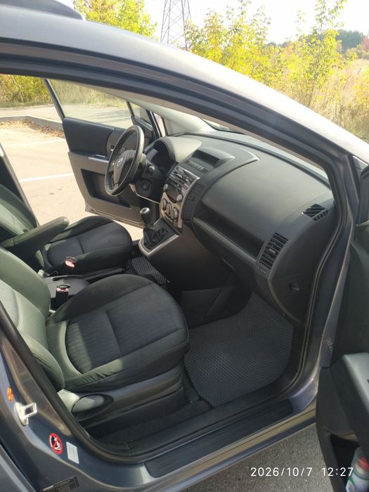 Продам автомобіль Mazda 5