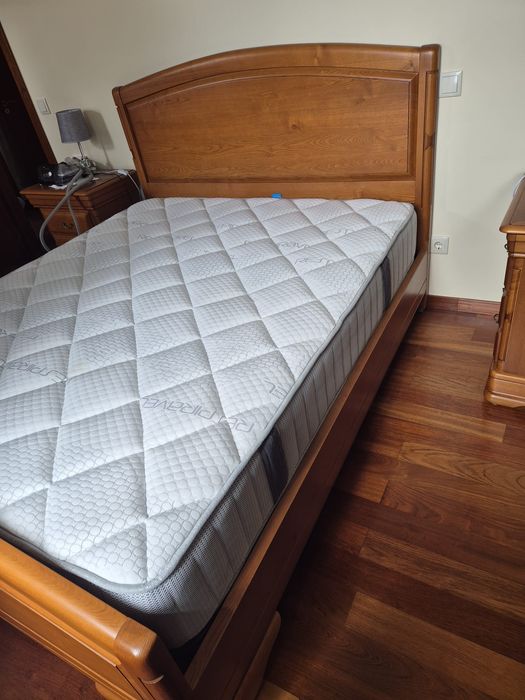 Vendo Cama , Estrado e Colchão