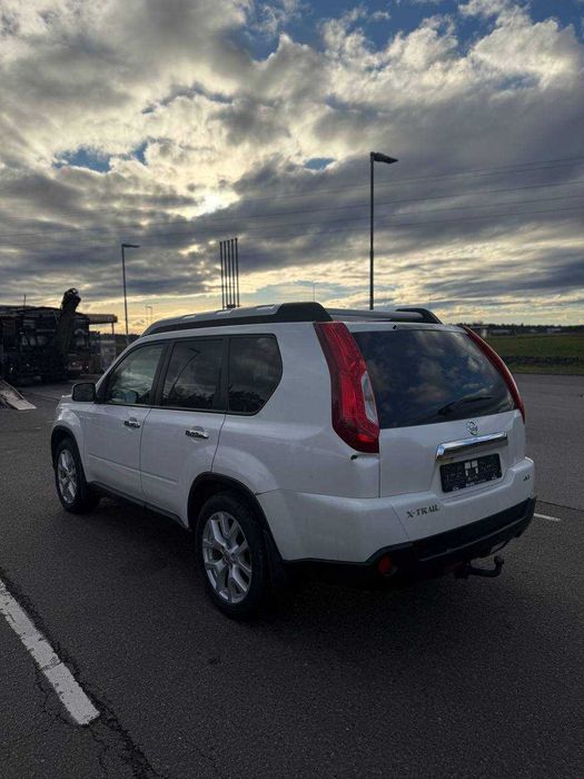 NISSAN X-TRAIL 2.0 Дизель 2011