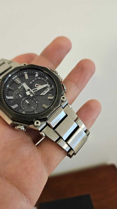 Zegarek Casio MTG-B2000 1AER carbon monocoque