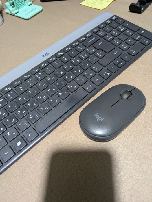 Logitech combo MK470 Бездротова клавіатура та миша з адаптером