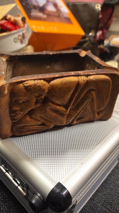 Stara stylowa popielniczka