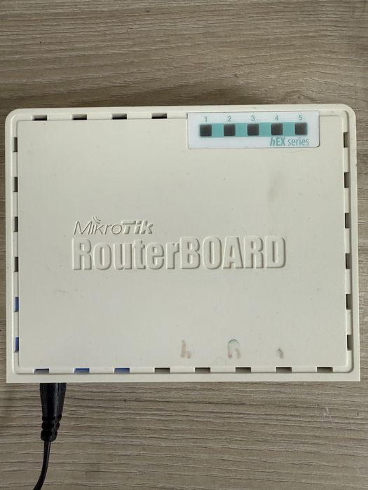 Роутер / Маршрутизатор MikroTik hEX (RB750r2)