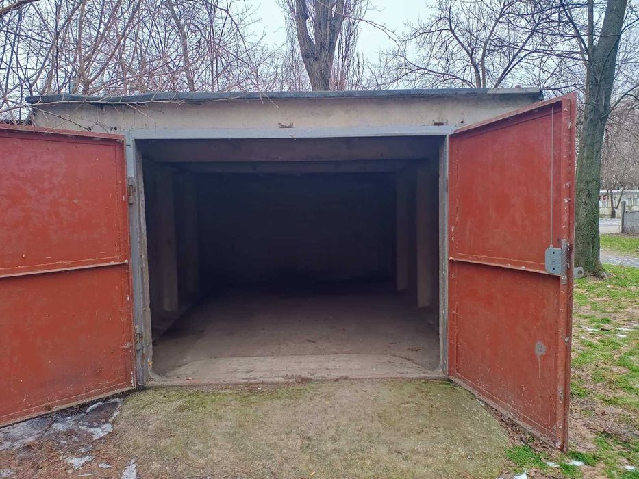 Свободный гараж! Сдам капитальный гараж Правда 82 Больница 6 Батумская