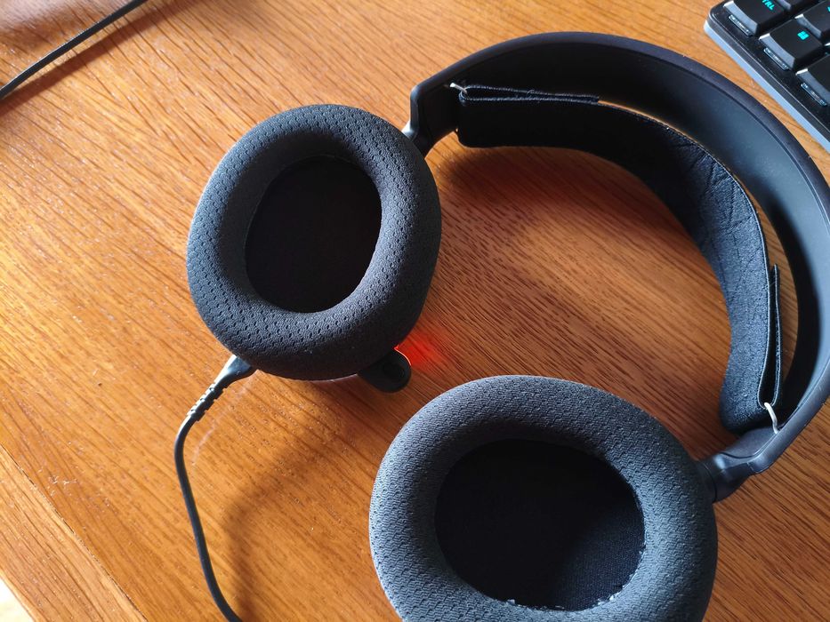 SteelSeries Arctis 5 – Headset Gaming RGB com Som 7.1
