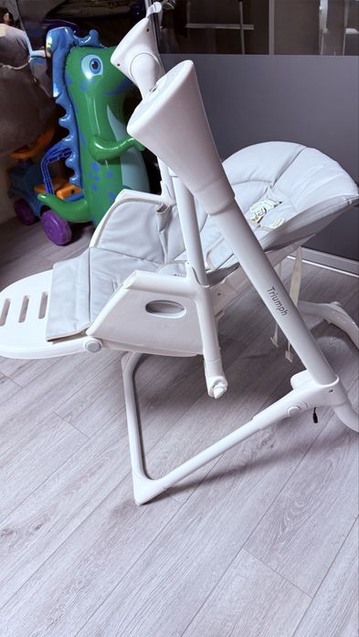 Стілець-гойдалка , стілець для годування Carrello Triumph 3 в 1