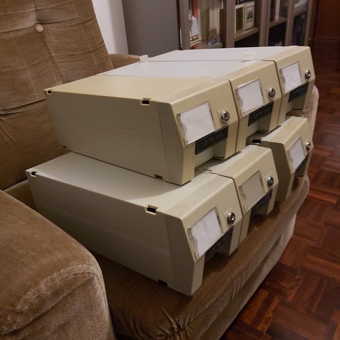 Caixas gavetas de arrumação