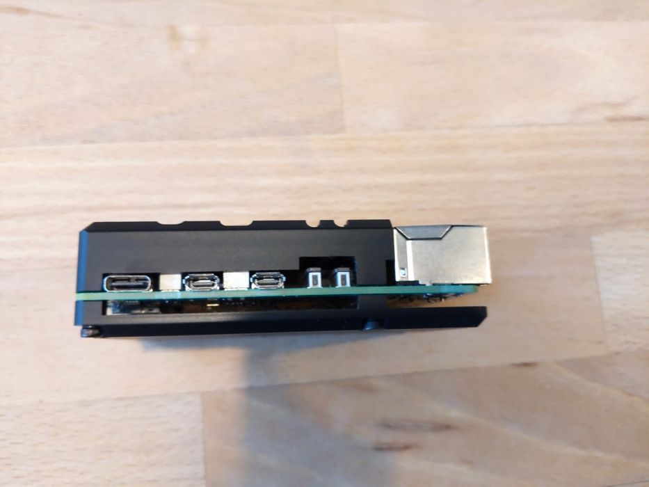 Raspberry Pi 5 8GB + SD 64GB + HDMI + zasilacz 27W + obudowa justPi