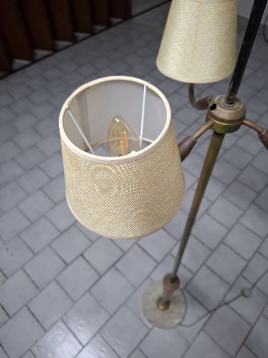 Candeeiro de pé de sala