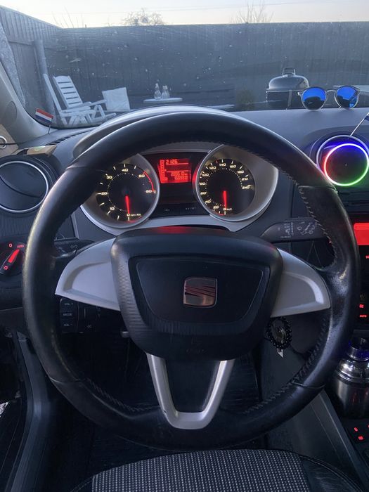 Seat ibiza. Fabia 1.2TDI 2011