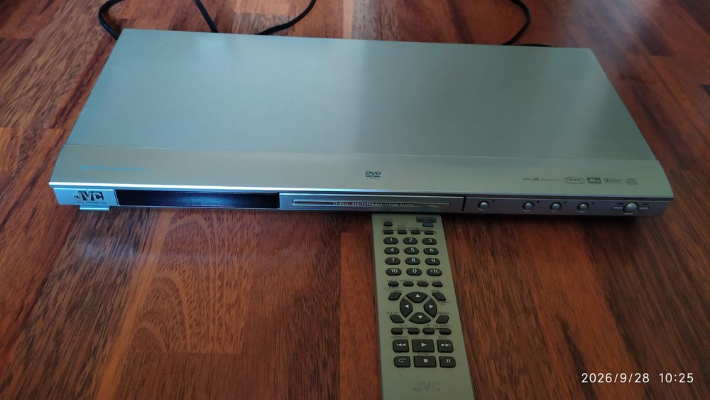 DVD-плеєр JVC XV-N316S з оригінальним пультом