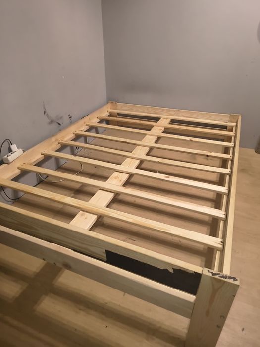 Sprzedam łóżko 140 x 200