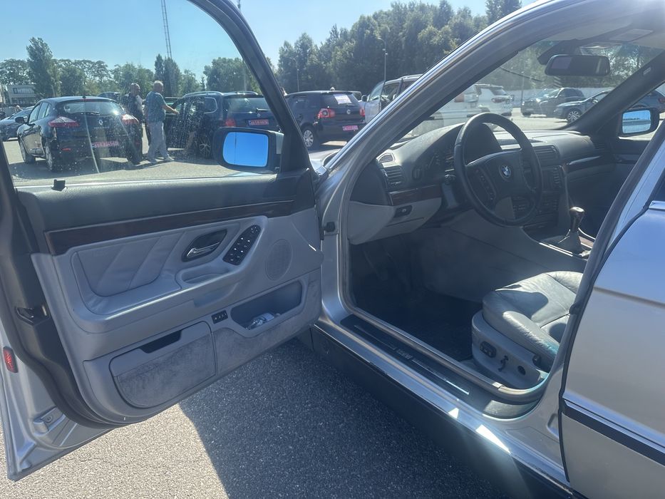 Bmw E38 4.4 МКПП 6-ти ступка