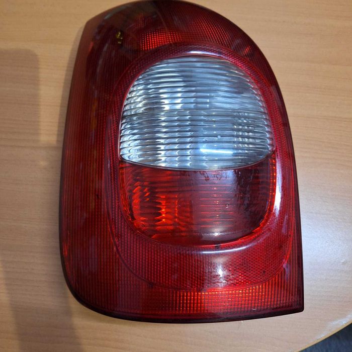 Faroim Traseiro Esq. Citroen Xsara Picasso