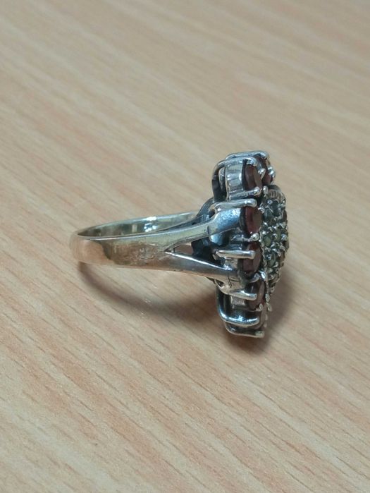 Duży pierścionek z kamieniami Serce serduszko rozmiar 19 18,7 mm Sr925 P