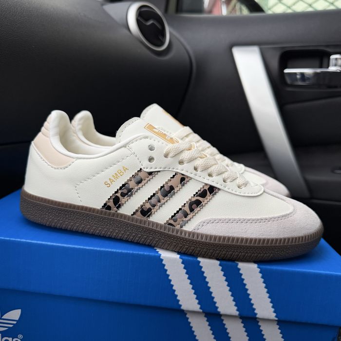 Жіночі кросівки адідас самба білі з бежевим леопардові полоски Adidas Samba Light Beige Leo