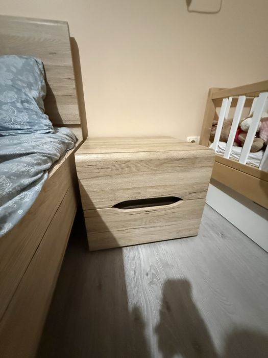 Меблі в спальню ліжко , 2 тумби , шафа , камод