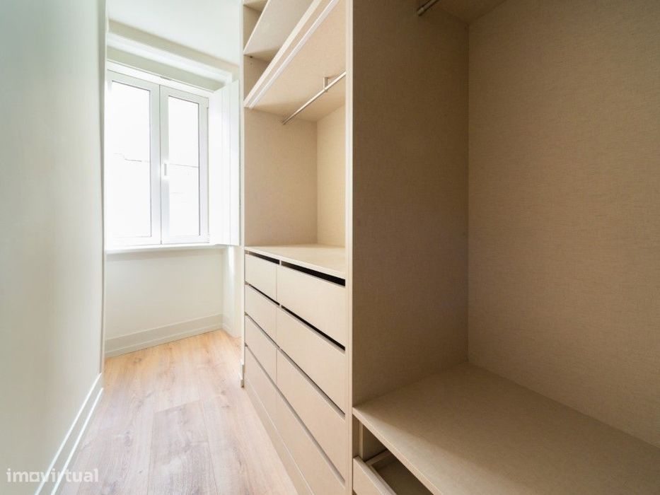 Apartamento T4 na Rua do Telhal