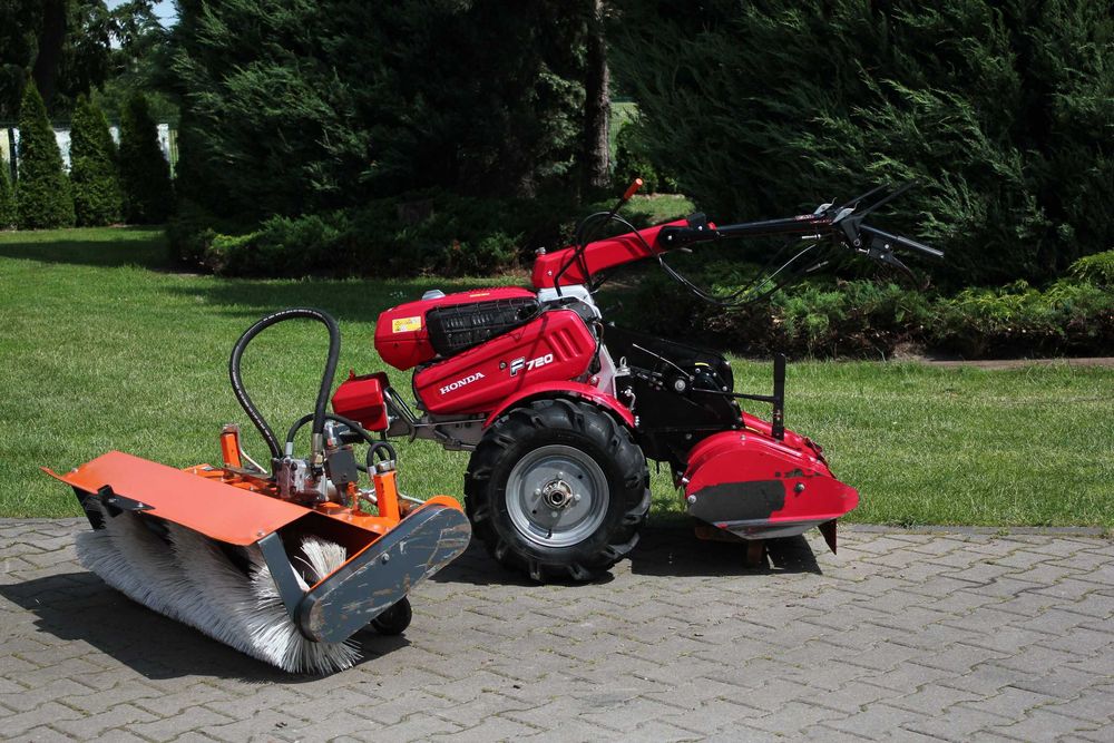 Honda F 720 dzik jednoosiowa zamiatarka glebogryzarka spalinowa