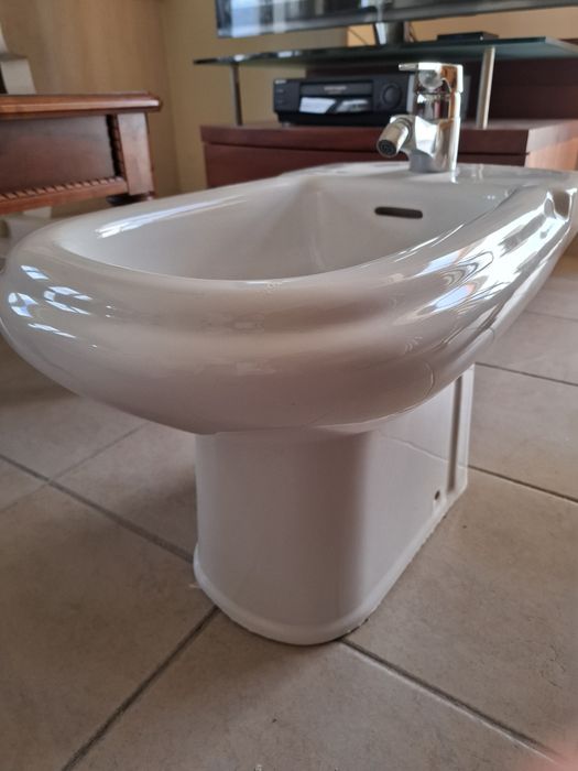 Bide Roca com torneira Grohe