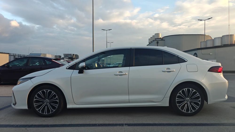Toyota Corolla FV 23% Benzyna Automat Bez wkładu finansowego