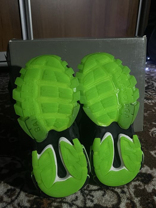 balenciaga track 40 green