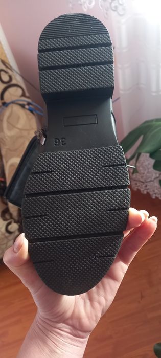 Продам зимні ботінки