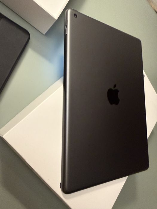 Apple iPad 10.2" 8th Generation 2020 Space Grey64739753326082124