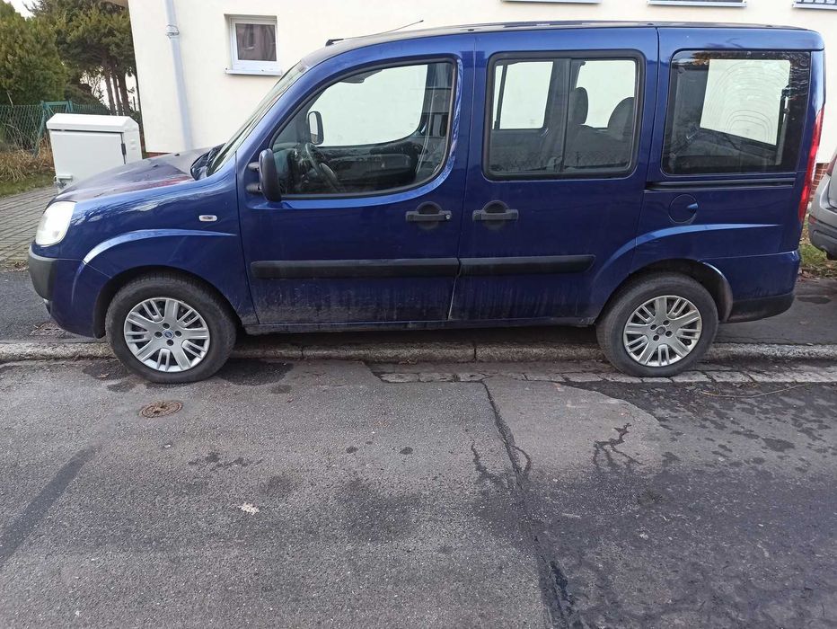 Funkcjonalny Doblo II 1,9JTD 120 KM 2009 5,0 l/100km oszczędny pakowny