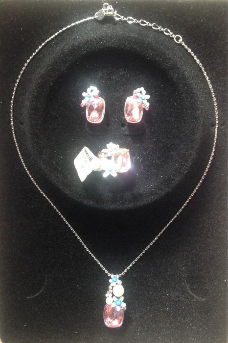 Наборы женских украшений, бижутерия