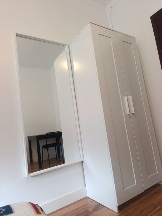 Quarto grande e bem iluminado