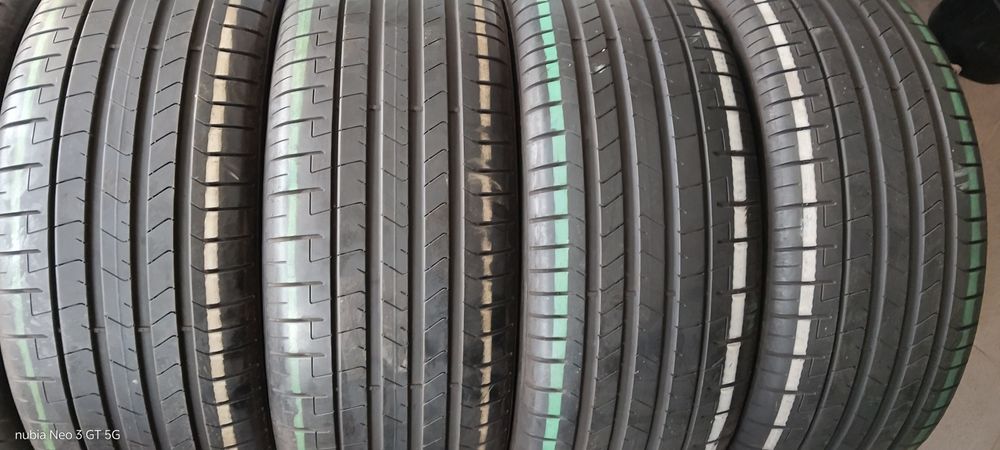 Pneus 245/40/19 semi novos