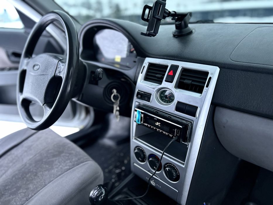 Продам приору 4-газ