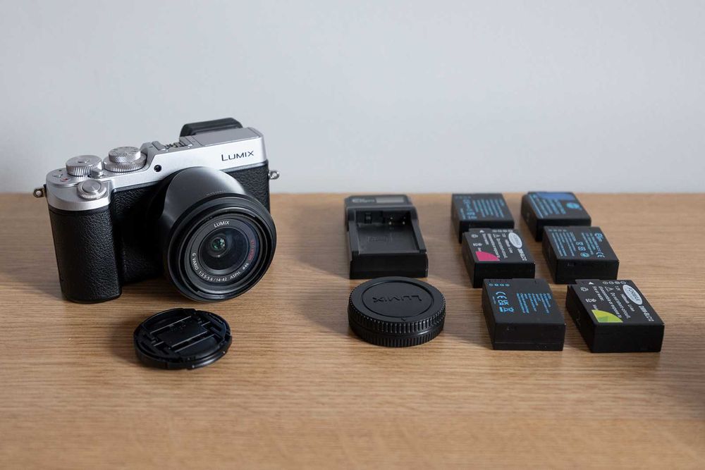 Panasonic Lumix DMC-GX8 z obiektywem Lumix 14-42  f/3.6-5.5 - GRATISY!