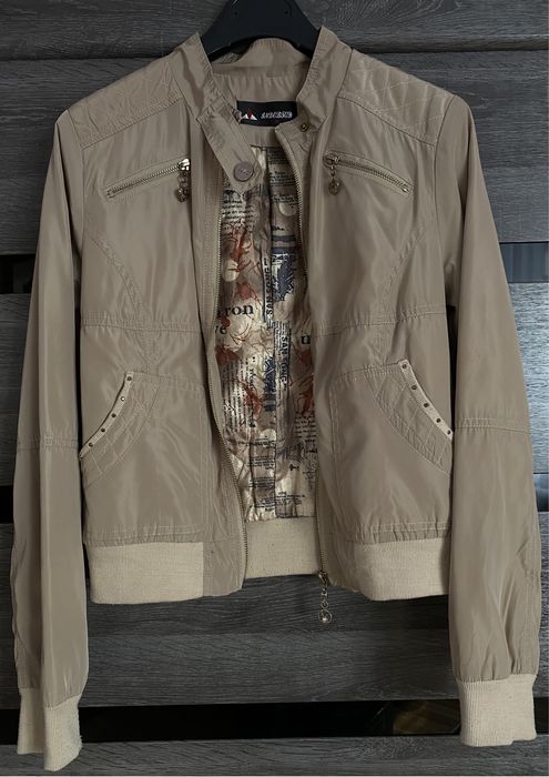 Женская весенняя куртка