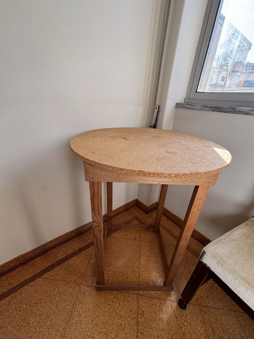 Mesa de canto castanha claro