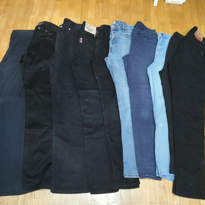 Штани жіночі, розміри 28та 29
Є нові, є в ідеальному стані. 
Ціна за