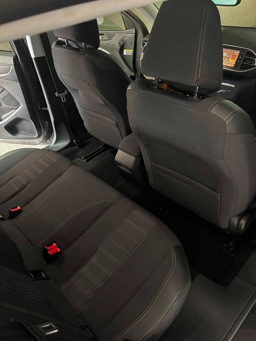 PEUGEOT 308 1.2 PureTech Business Line