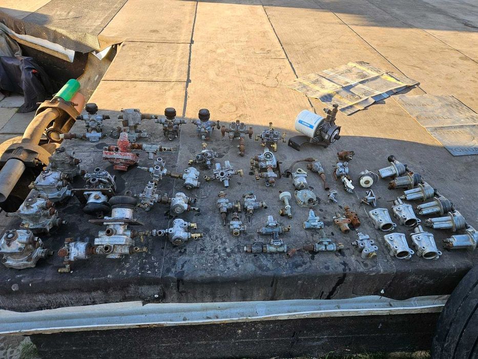 Тормозной кран, главный, пневмо кран Маз, Краз, Камаз, Зил