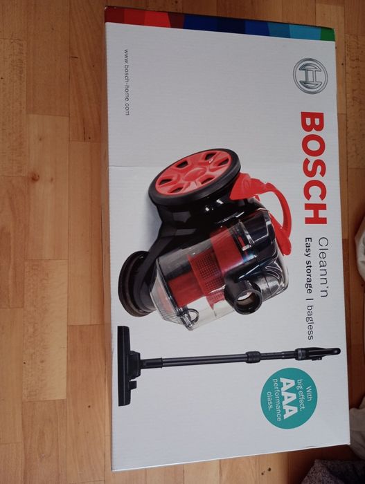 Bosch пилесос безмішковий