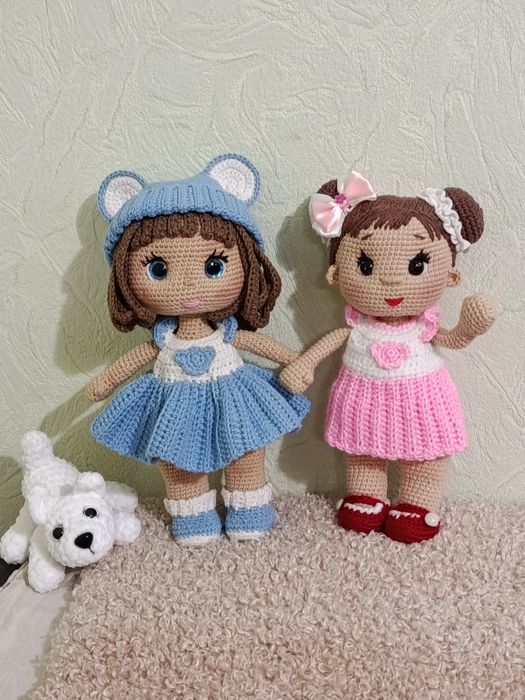 Подарунок.  В'язана лялька. Вязаная куколка. Амигуруми