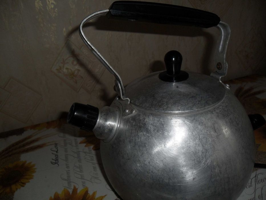 Чайник електричний