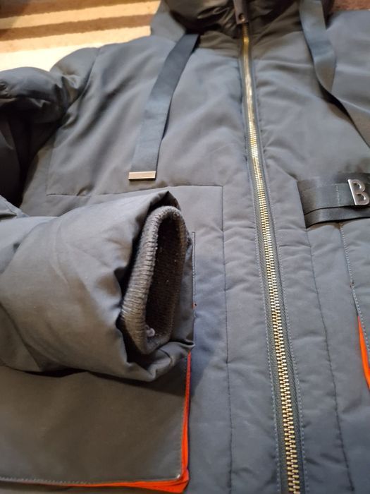 Жіноча зимова куртка